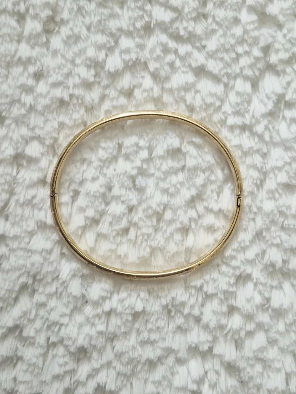 14k Yellow Gold Bangle Bracelet